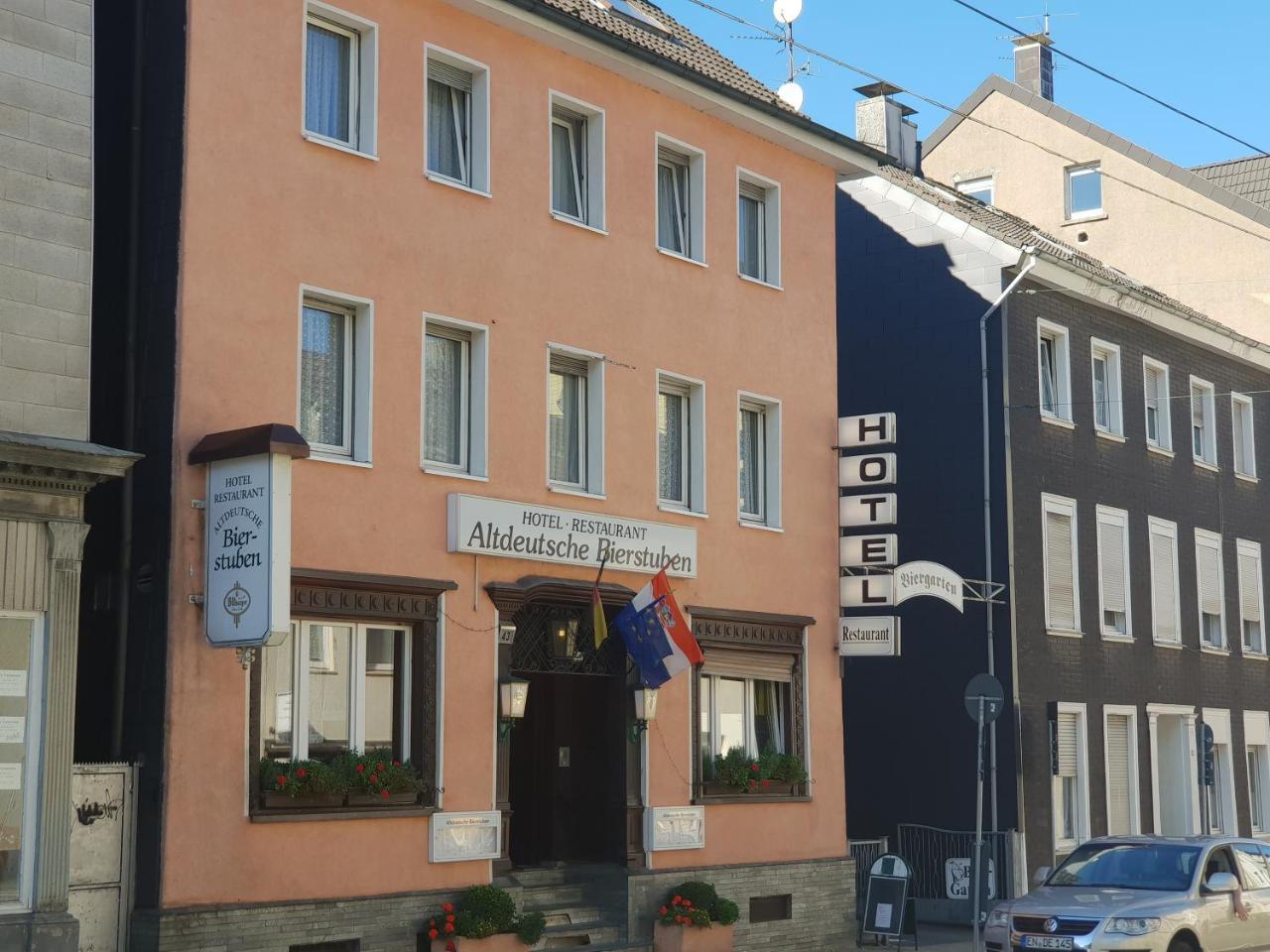 Отель Altdeutsche Bierstuben Швельм Экстерьер фото