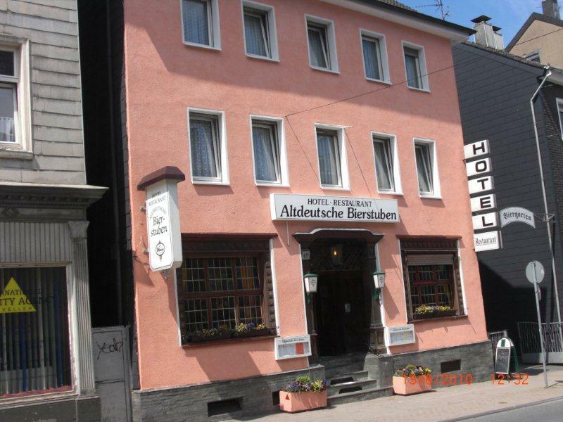 Отель Altdeutsche Bierstuben Швельм Экстерьер фото